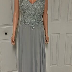 Elegant Gray Lace Evening Gown